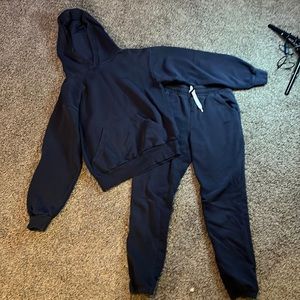 Cute navy blue sweat set for girls says NYC on it and it’s super cute and cozy!!